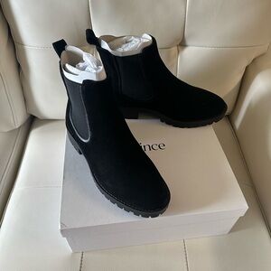 🖤 Quince Italian Suede Lug Sole Chelsea Boot - NWT 🖤